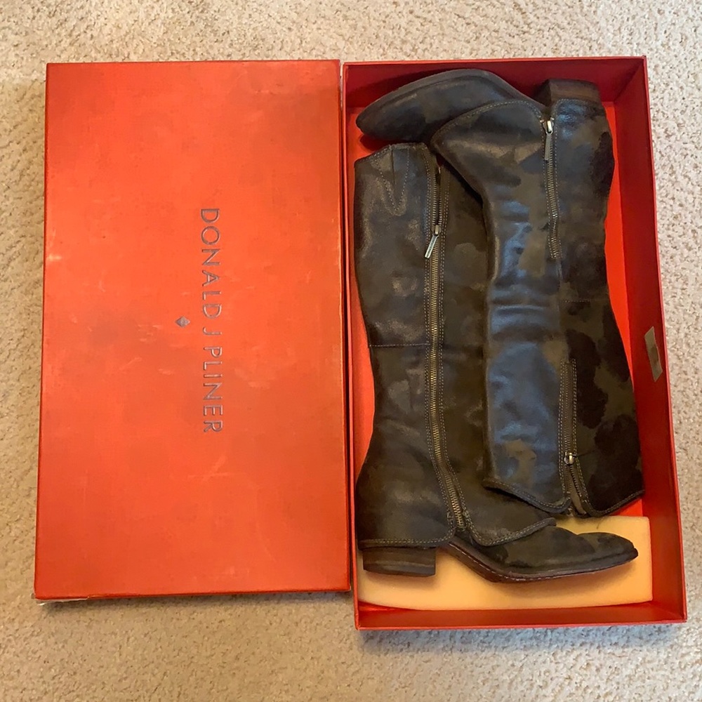 Donald J. Pliner Devi3-81 Olive Vintage Suede Boot
